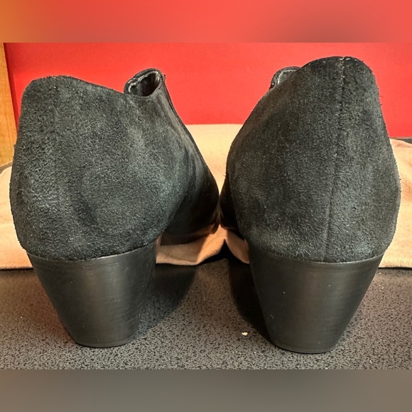 Munro American Peep Toe Black Suede Side Zip 2.25” Heels Women’s Sz 10M - Picture 3 of 15